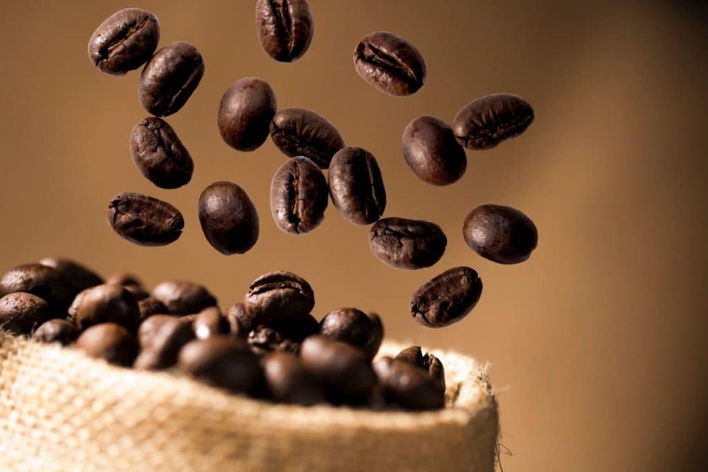 How Much Caffeine Is In A Coffee Bean (Full Breakdown)