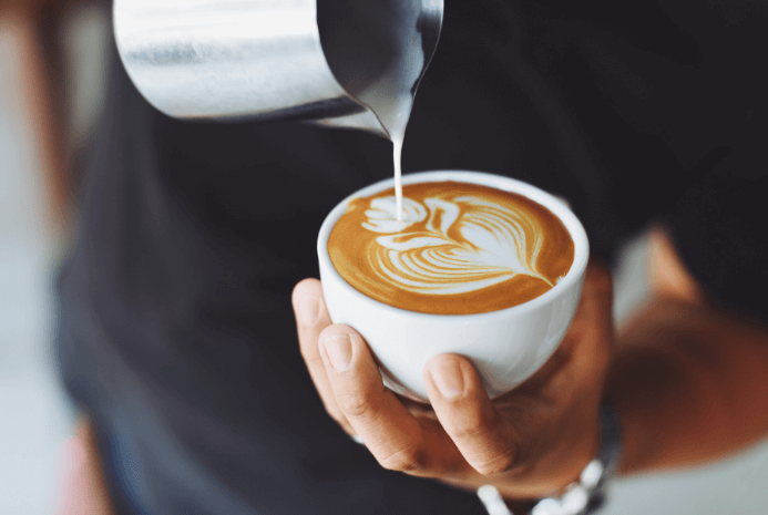 Use an espresso machine to drink cappuccino